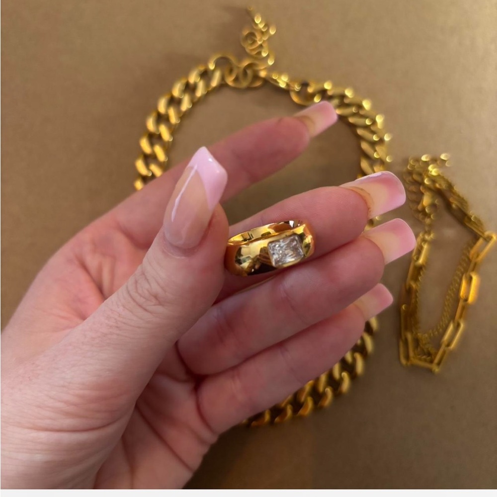 Ellie Vail Gold jewelry Bundle - Picture 7 of 8